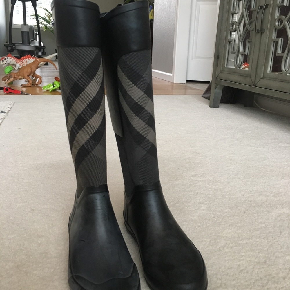 Burberry rainboots